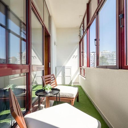 Cozy Sunny Flats By Hostwise Apartman Porto Kültér fotó