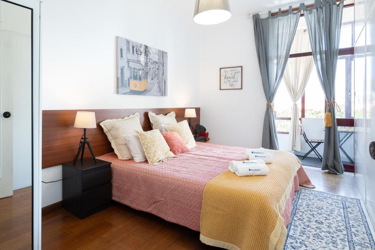 Cozy Sunny Flats By Hostwise Apartman Porto Kültér fotó