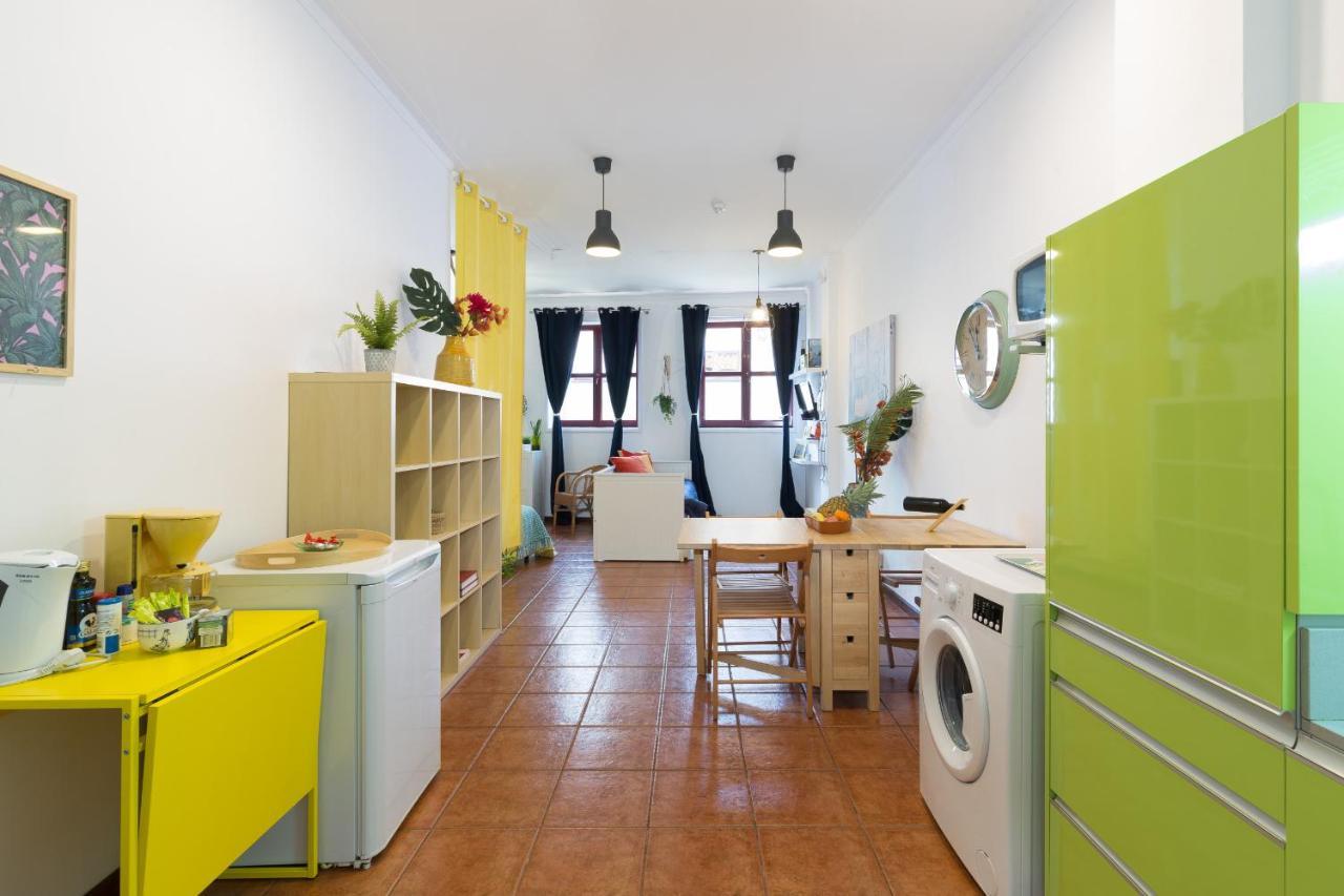 Cozy Sunny Flats By Hostwise Apartman Porto Kültér fotó