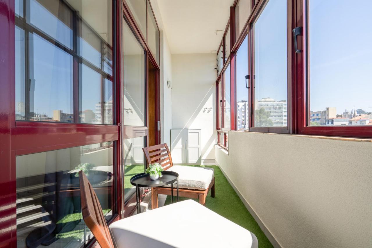 Cozy Sunny Flats By Hostwise Apartman Porto Kültér fotó