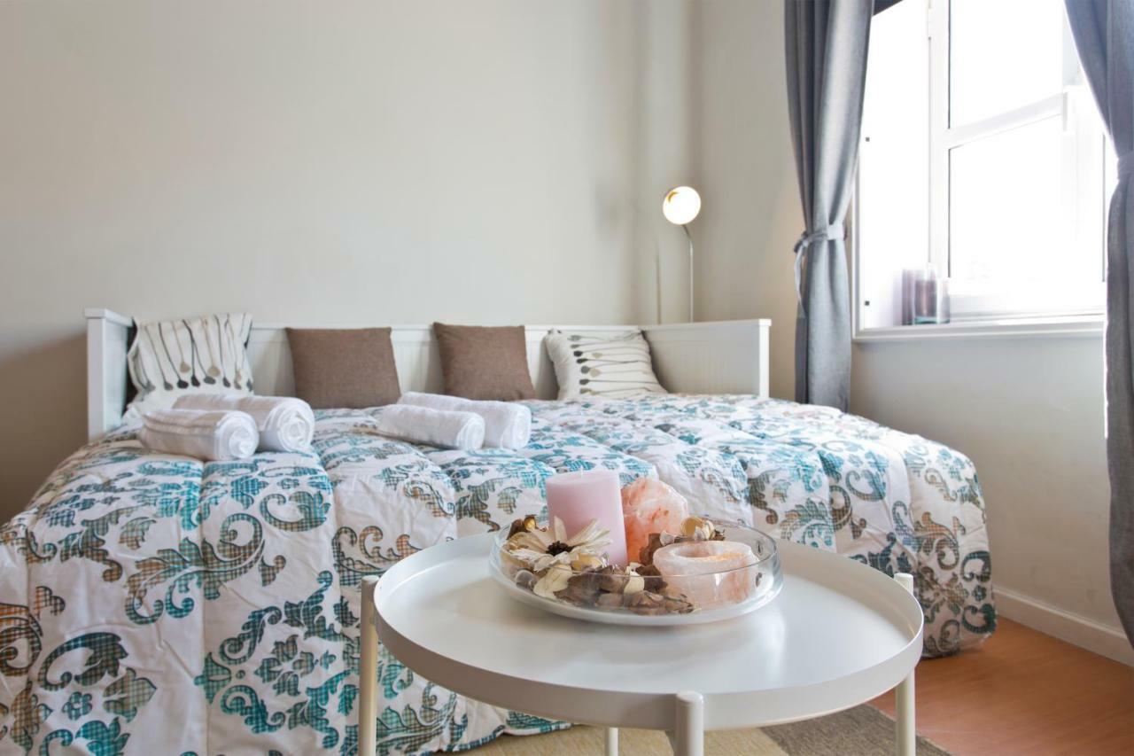 Cozy Sunny Flats By Hostwise Apartman Porto Kültér fotó