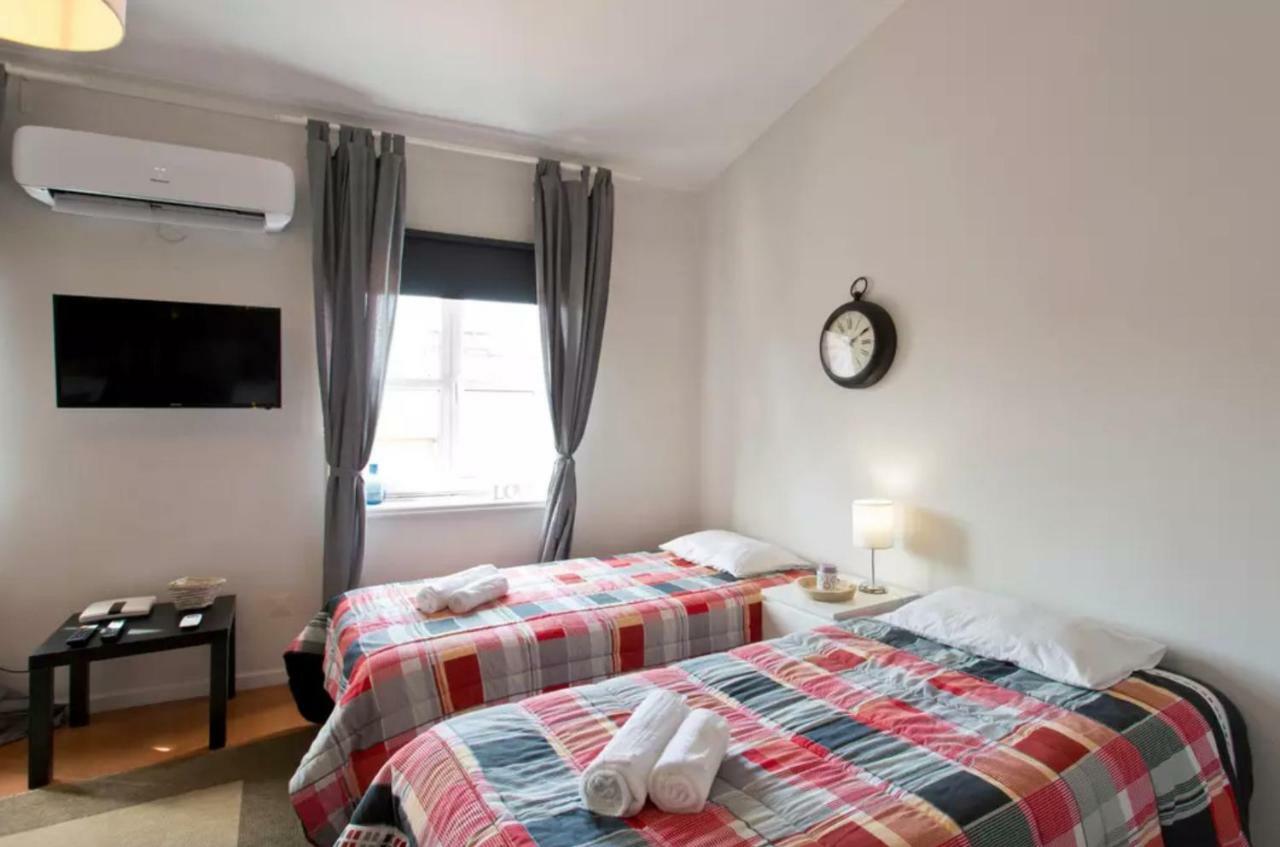 Cozy Sunny Flats By Hostwise Apartman Porto Kültér fotó