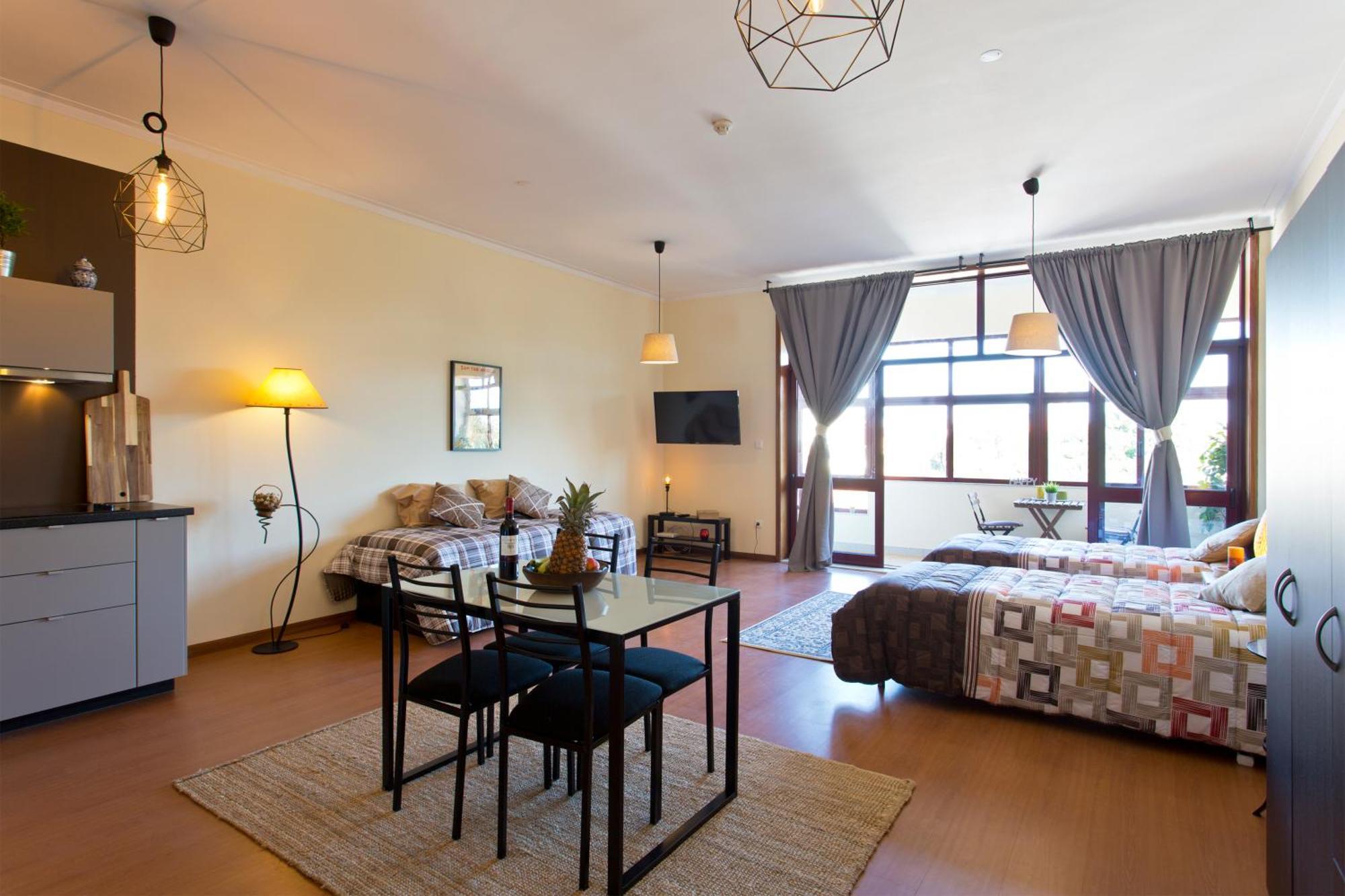 Cozy Sunny Flats By Hostwise Apartman Porto Kültér fotó