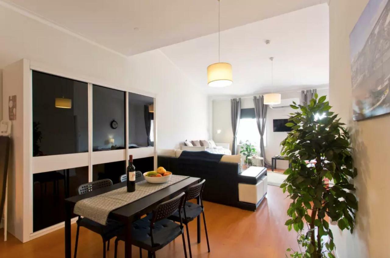 Cozy Sunny Flats By Hostwise Apartman Porto Kültér fotó