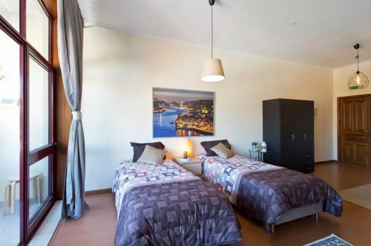 Cozy Sunny Flats By Hostwise Apartman Porto Kültér fotó