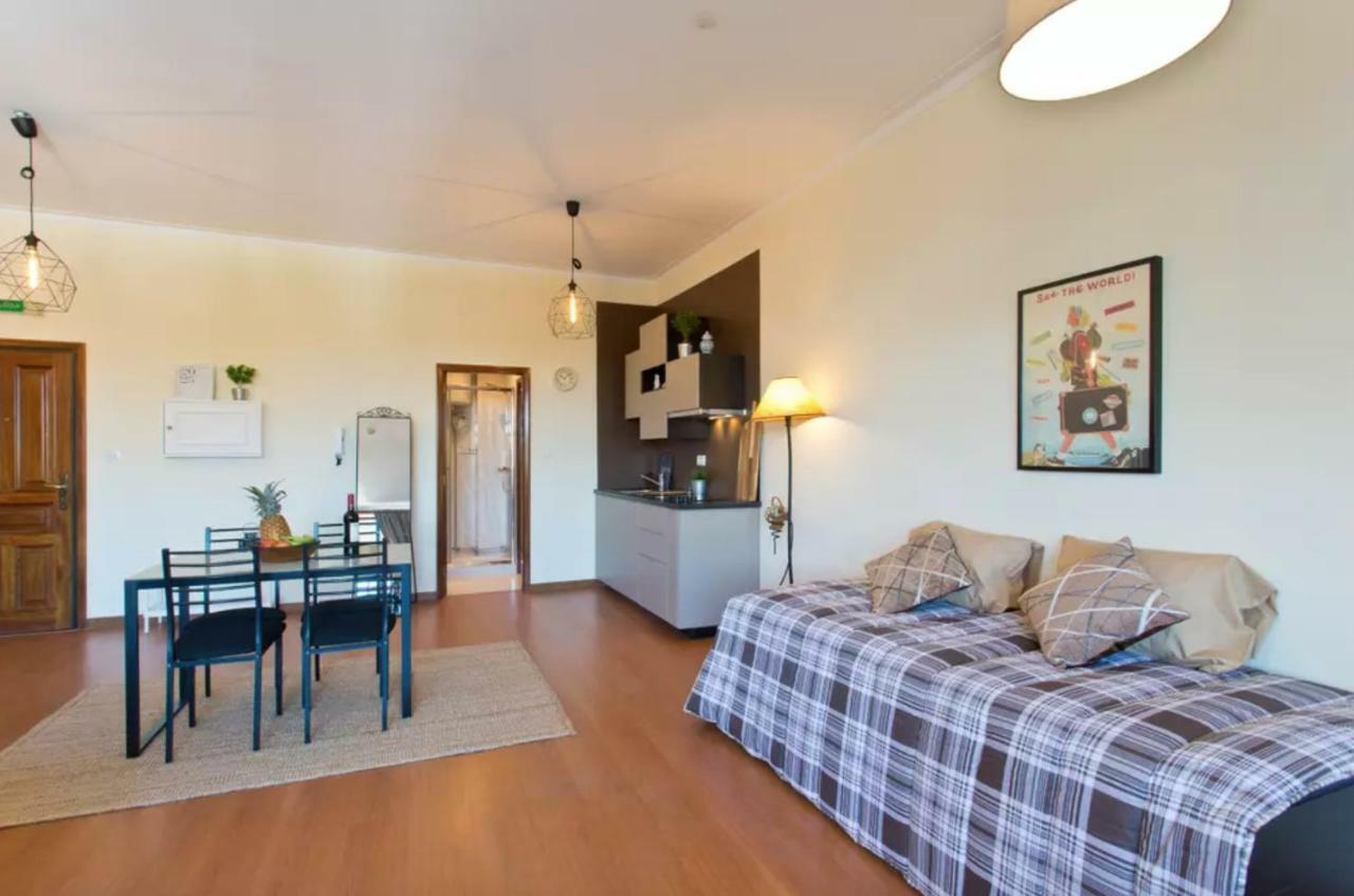 Cozy Sunny Flats By Hostwise Apartman Porto Kültér fotó