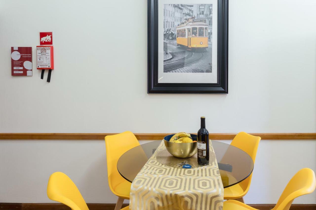 Cozy Sunny Flats By Hostwise Apartman Porto Kültér fotó