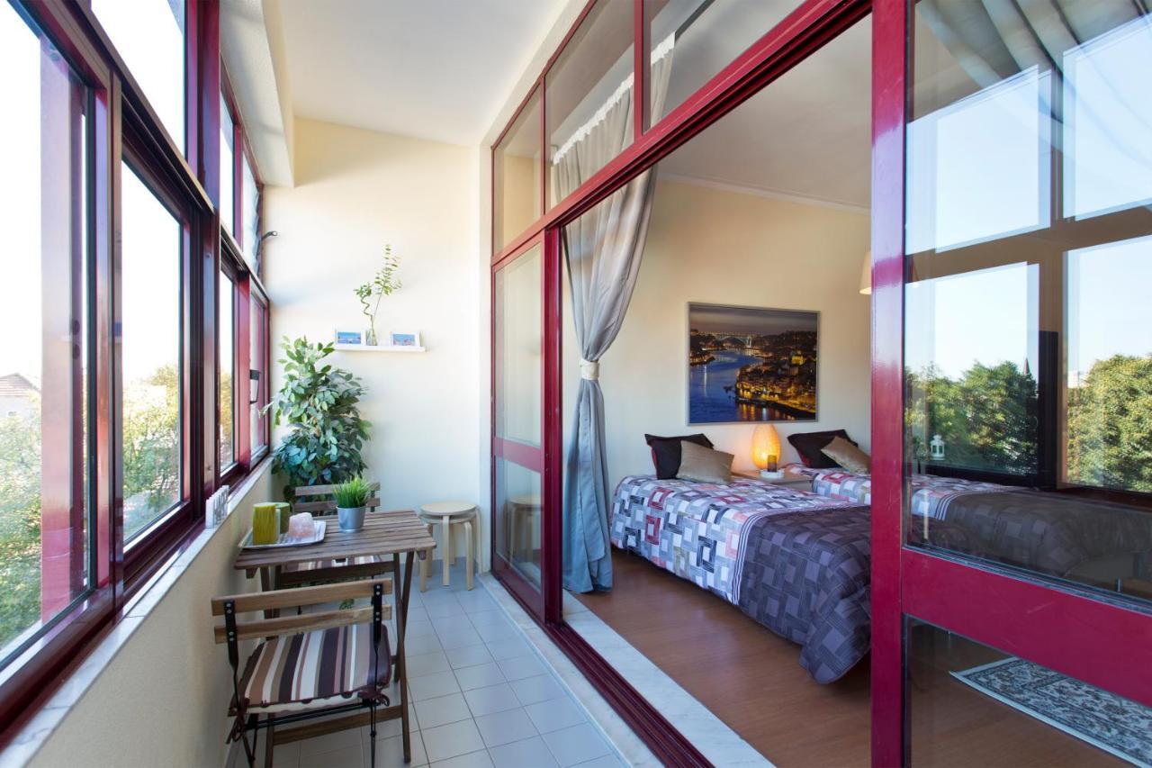 Cozy Sunny Flats By Hostwise Apartman Porto Kültér fotó