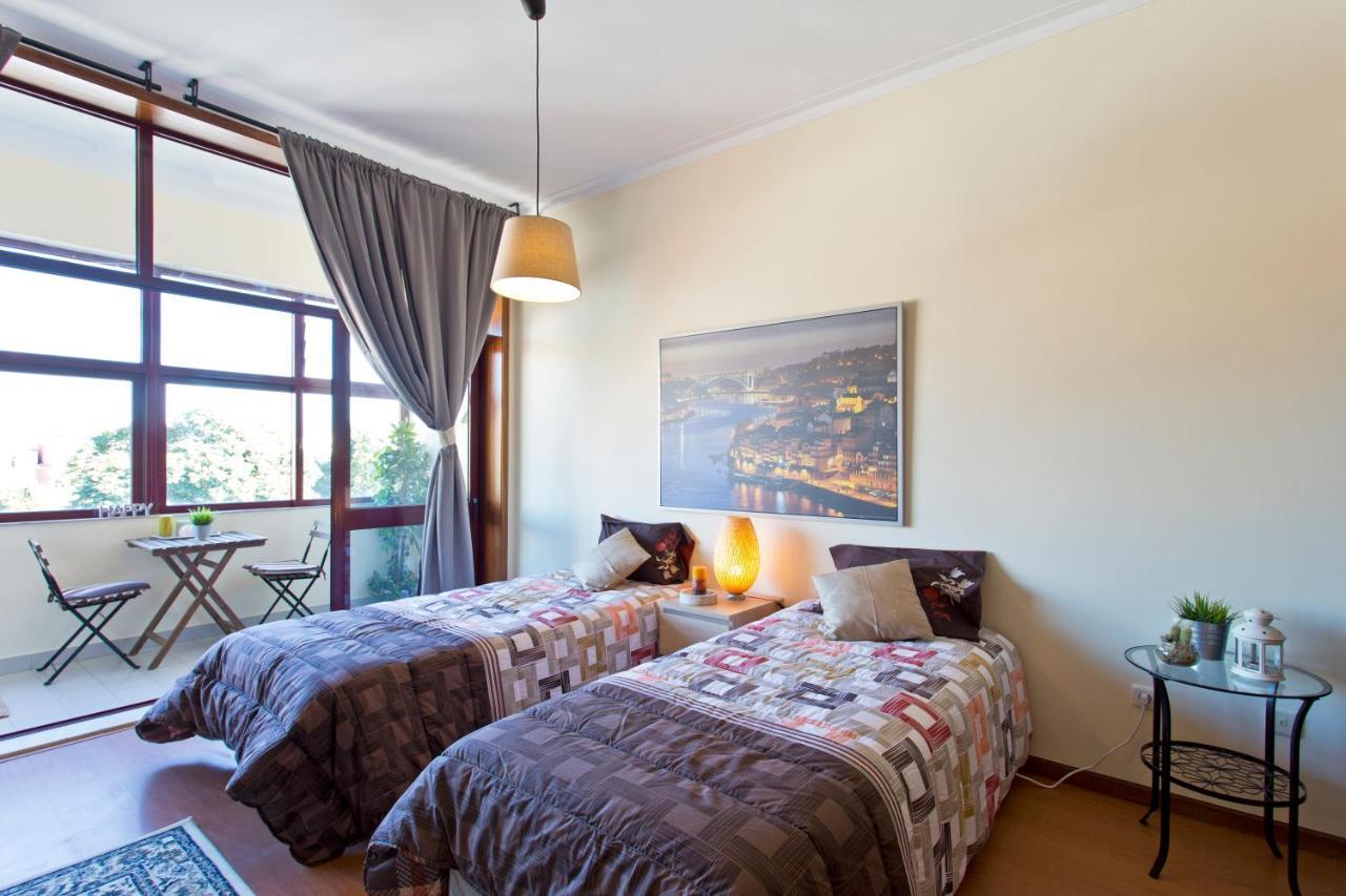 Cozy Sunny Flats By Hostwise Apartman Porto Kültér fotó