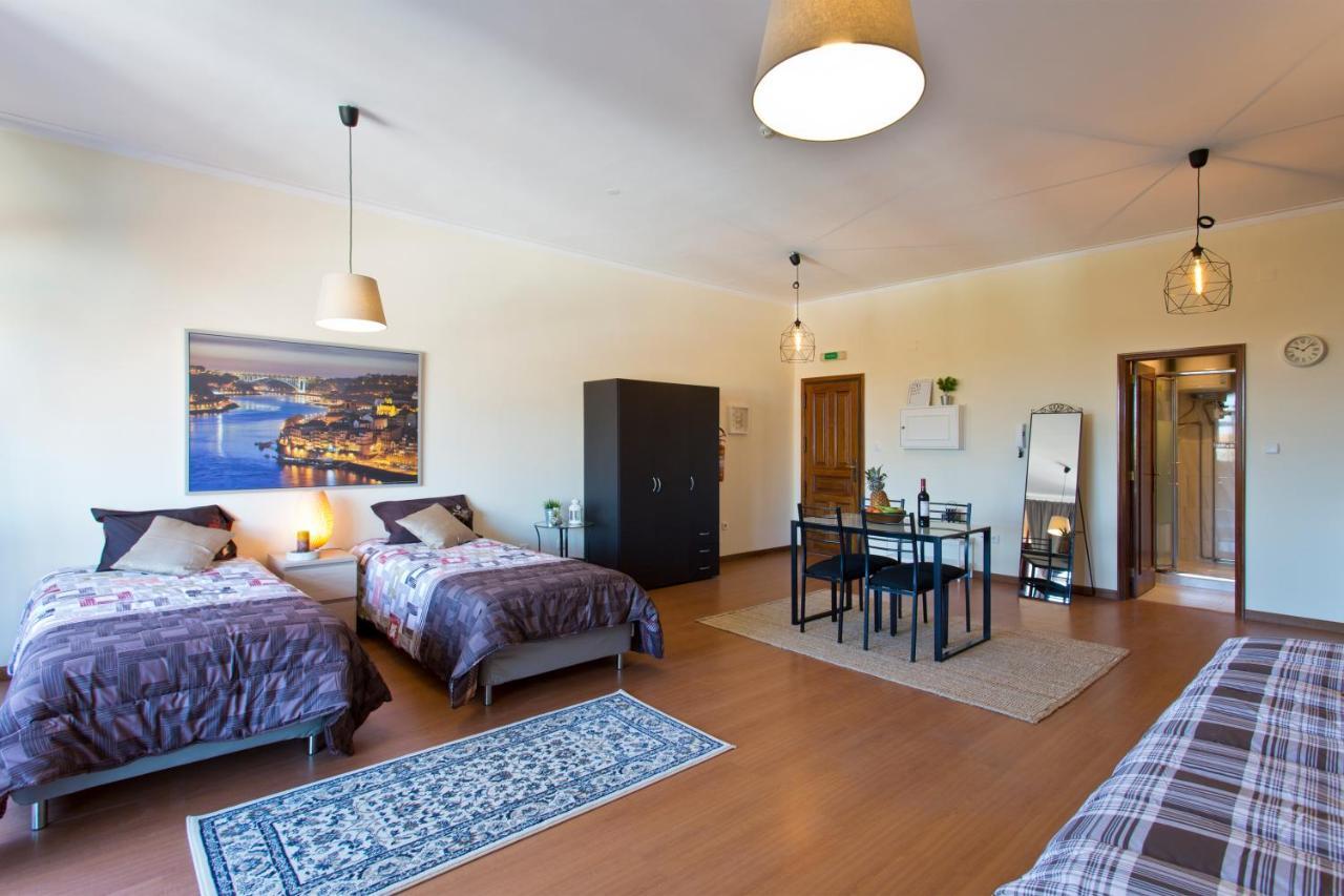 Cozy Sunny Flats By Hostwise Apartman Porto Kültér fotó
