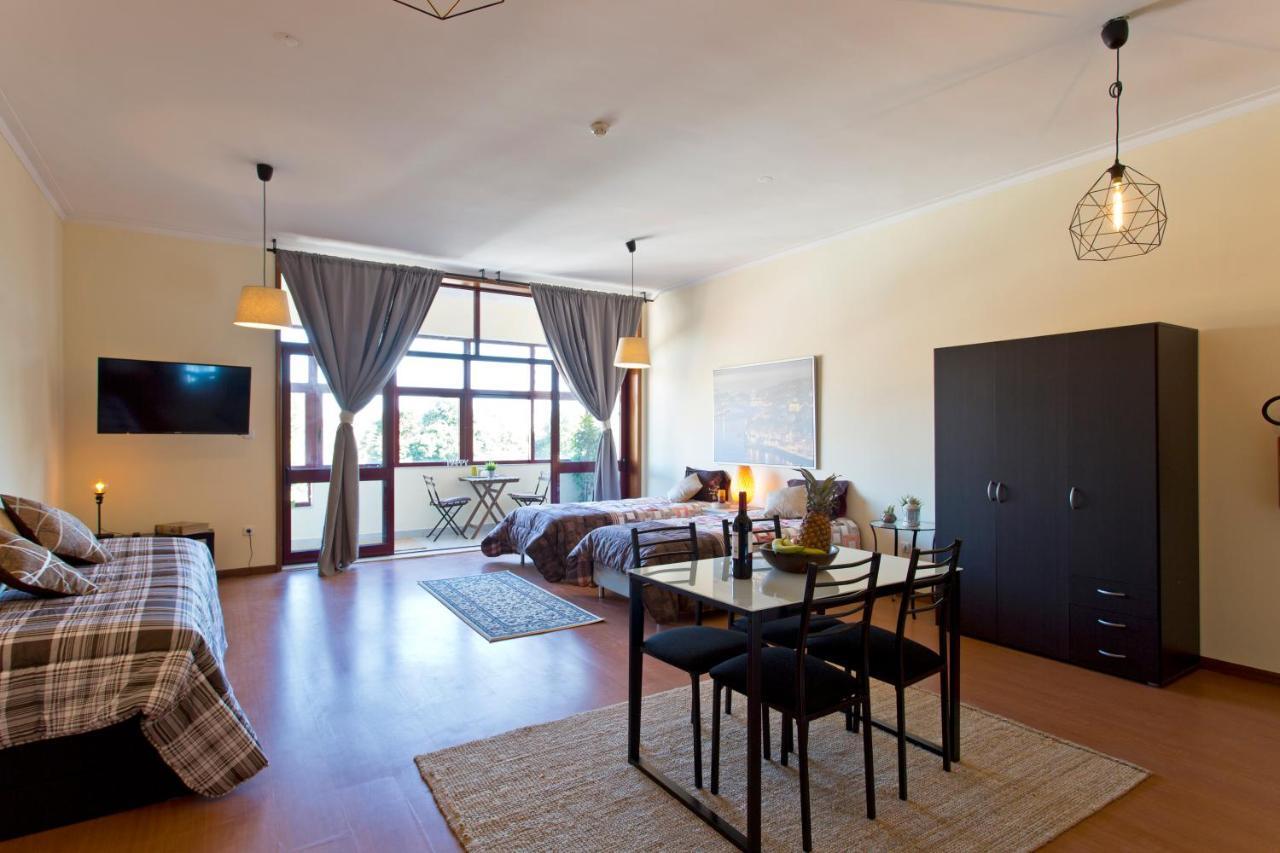 Cozy Sunny Flats By Hostwise Apartman Porto Kültér fotó