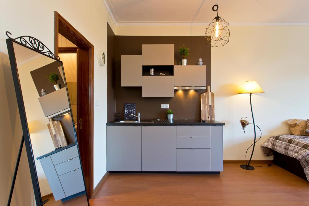 Cozy Sunny Flats By Hostwise Apartman Porto Kültér fotó