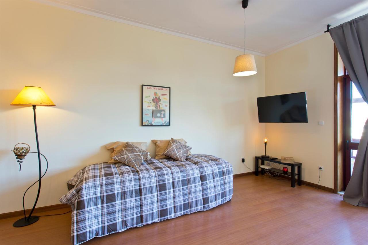 Cozy Sunny Flats By Hostwise Apartman Porto Kültér fotó