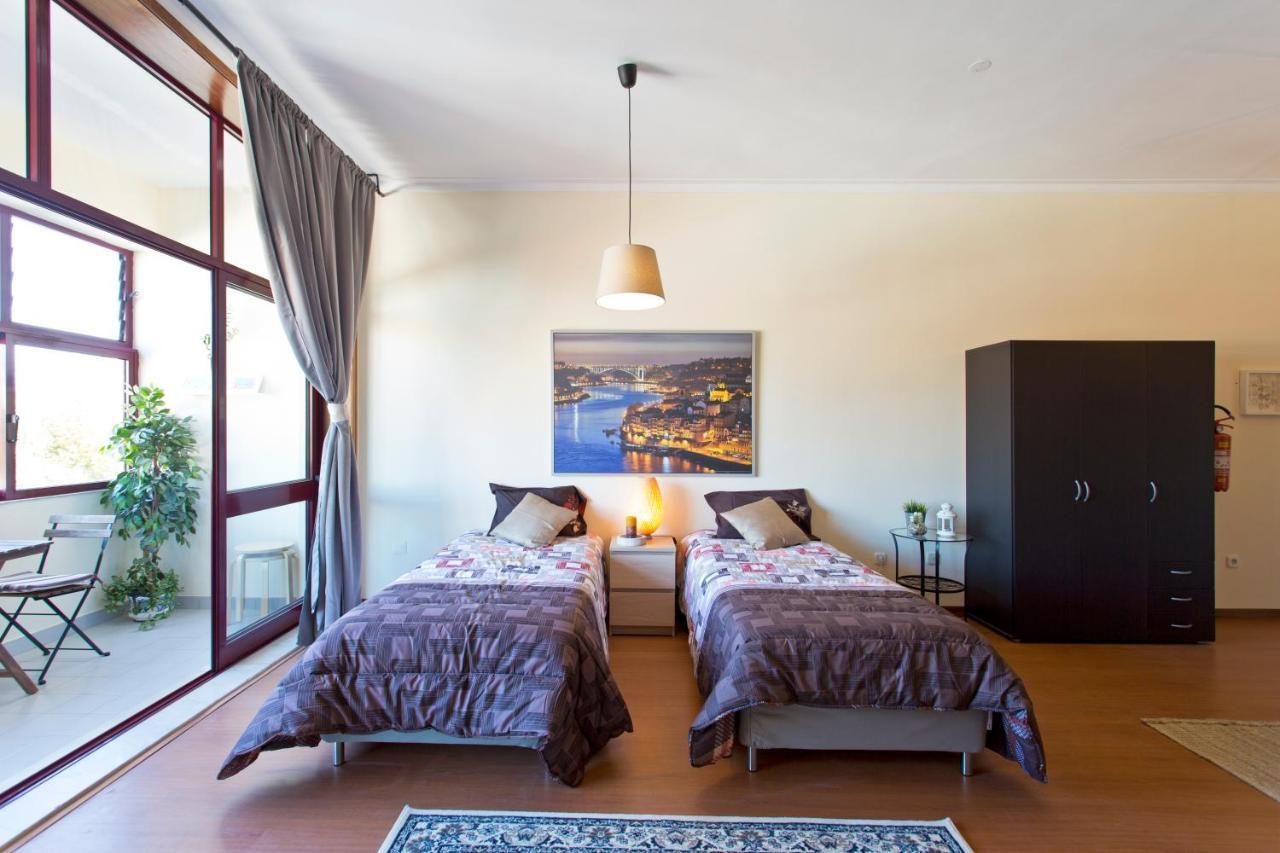 Cozy Sunny Flats By Hostwise Apartman Porto Kültér fotó
